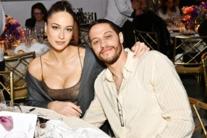 pete-davidsons-girlfriend-stuns-in-seemingly-kim-kardashian-inspired-look-at-red-carpet-debut-table