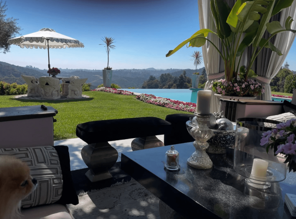 Villa Rosa patio with canyon views.