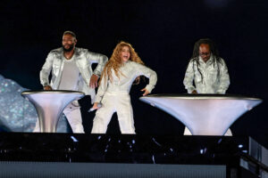 Shakira Opens "Las Mujeres Ya No Lloran Tour" in North America: Photos, Setlist