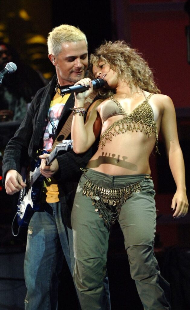 Alejandro Sanz and Shakira at the American Airlines Arena in Miami, Florida (Photo by Kevin Mazur/WireImage)