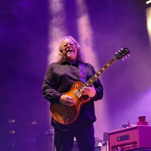 Warren Haynes Band Debut Freddie King’s “Big Legged Woman (With A Short Short Mini Skirt)” in San Diego