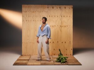 BAD BUNNY 
SETS OUT FOR GLOBAL DOMINATION WITH THE LONG-AWAITED ANNOUNCEMENT OF HIS “DeBÍ TiRAR MáS FOToS World Tour”
