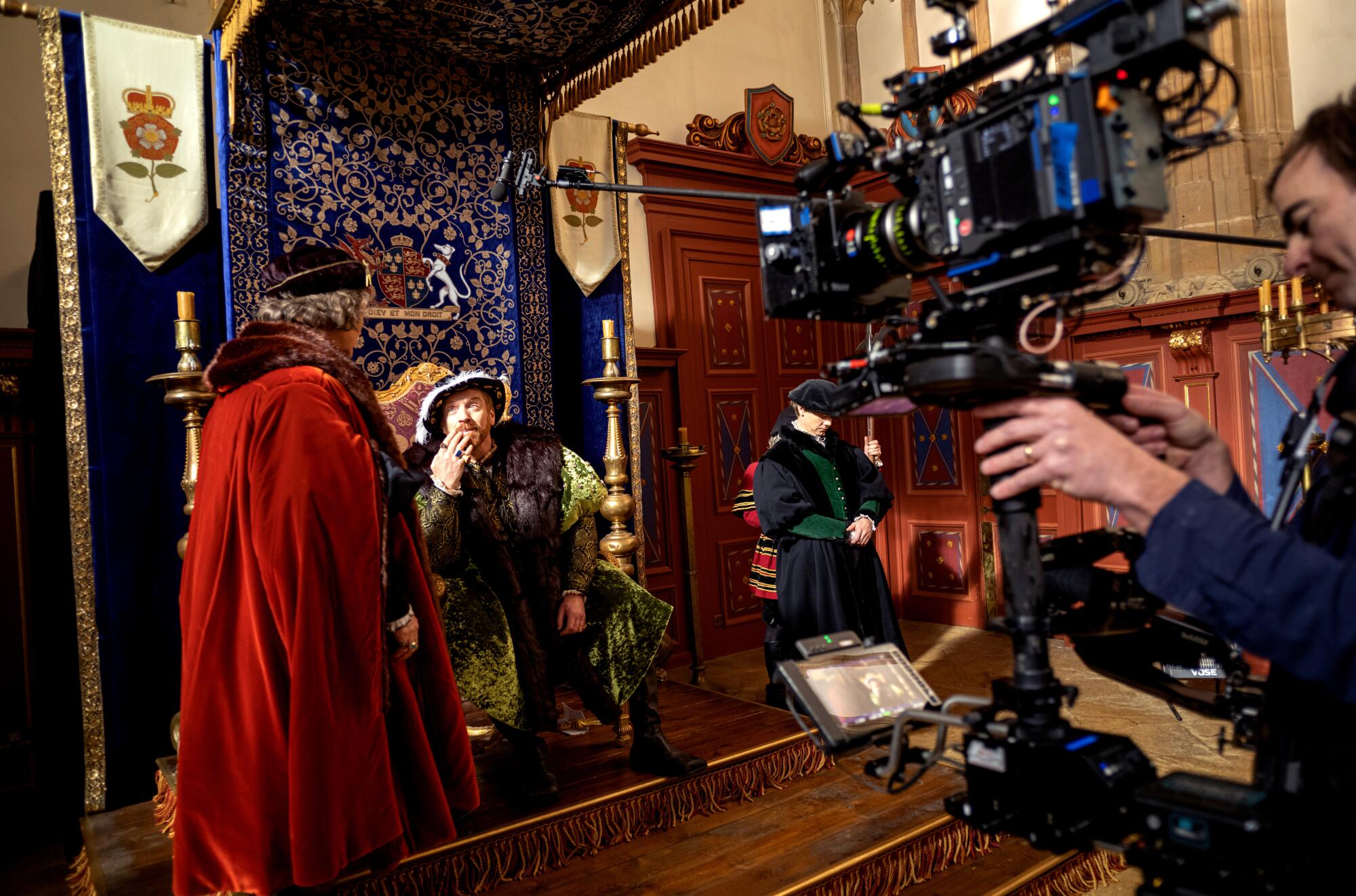 Damian Lewis on the set of "The Mirror and the Light."