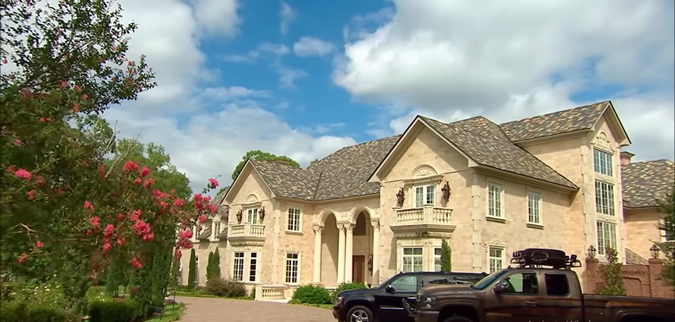 Large Louisiana mansion.