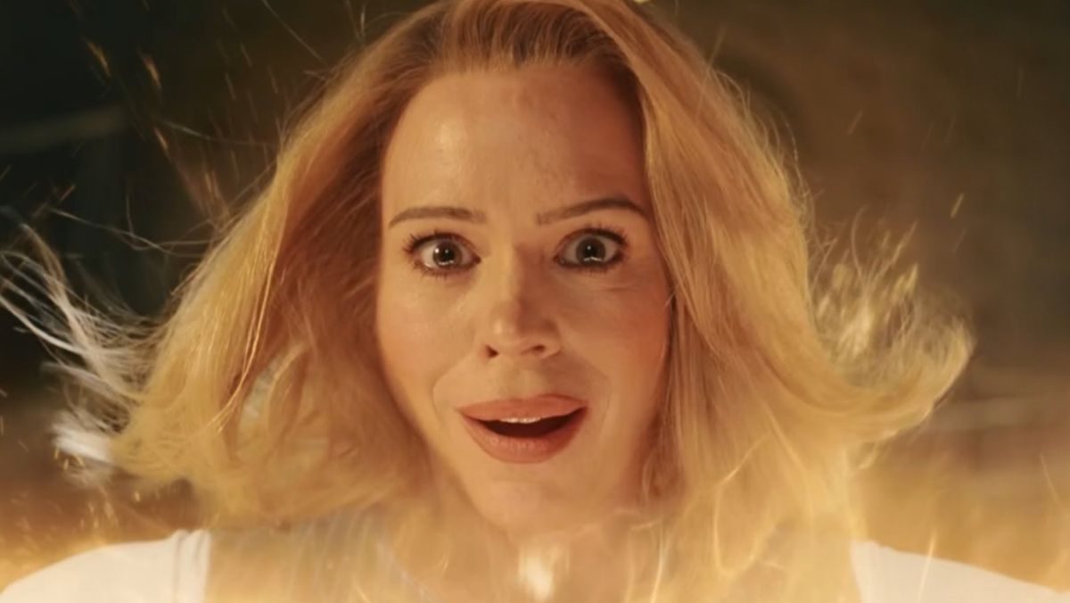 Image of Billie Piper in doctor who season two finale possibly as sixteenth doctor
