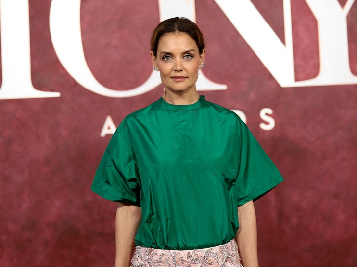 Katie-Holmes-getty-1