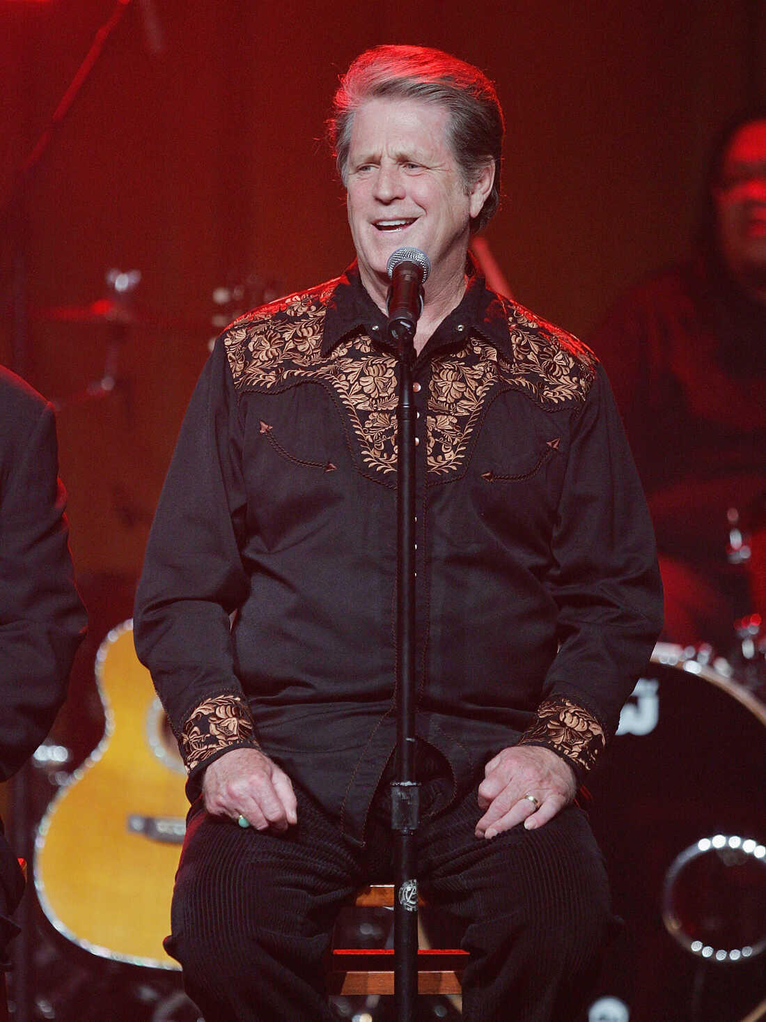Brian Wilson, smiling, at a Paul Simon tribute concert in 2005.