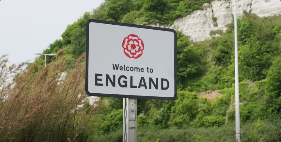 A sign welcoming travelers to England.