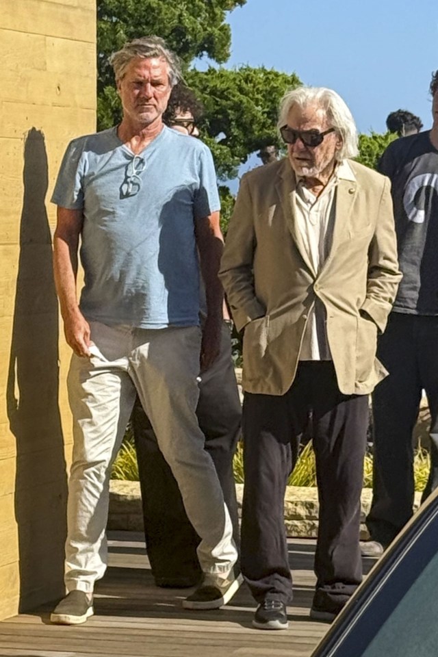 Harvey Keitel leaving Nobu with his family.
