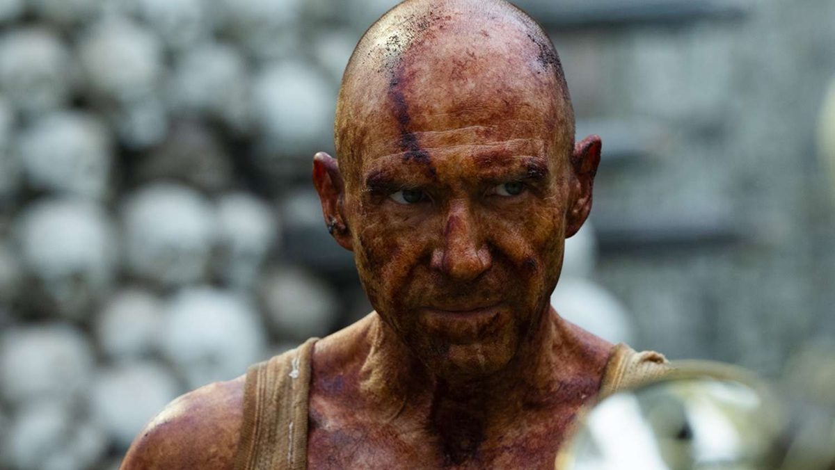 Ralph Fiennes as Dr. Kelson in 28 Years Later.
