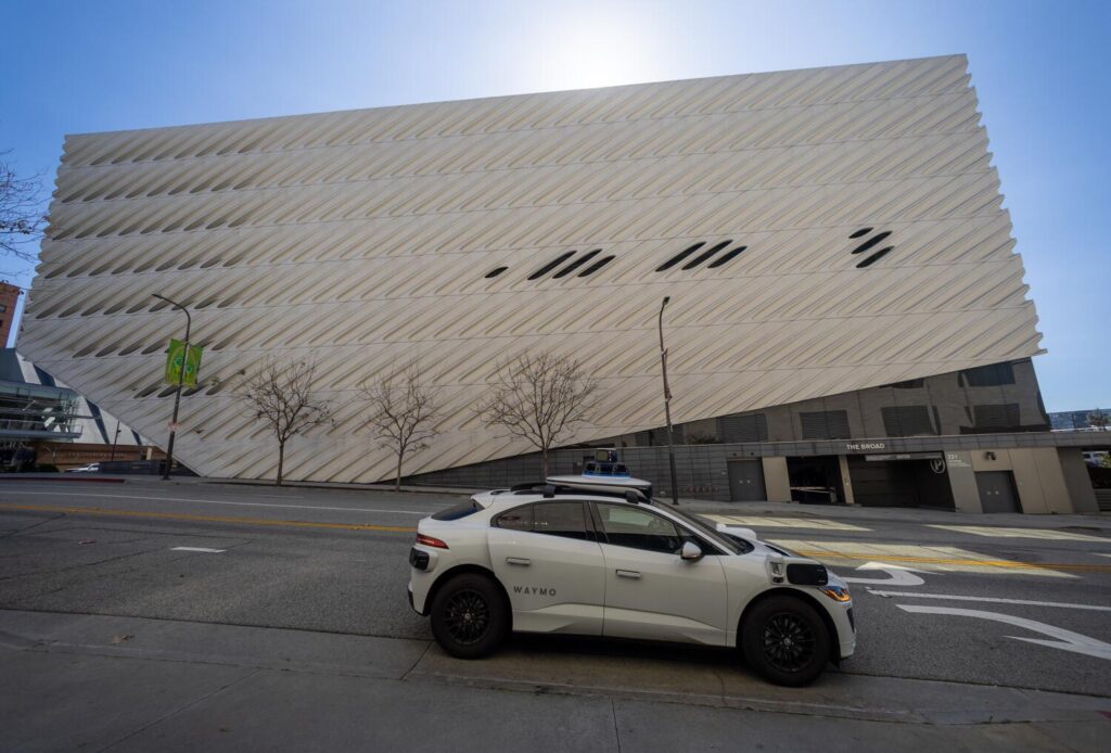 Tech titans gird for robotaxi wars with new factory and territories