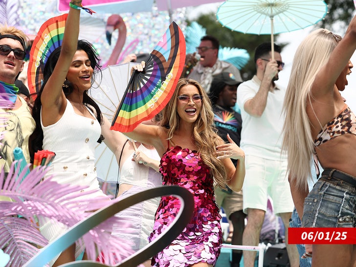 chrishell stause pride sub getty swipe