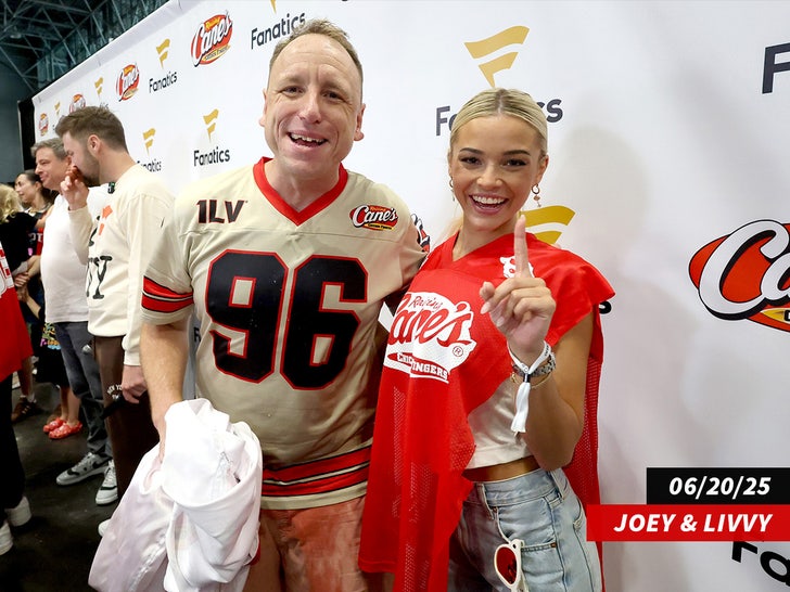 joey chestnut livvy dunne sub getty swipe