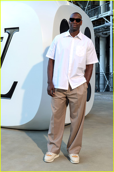 celebs at louis vuitton fashion show