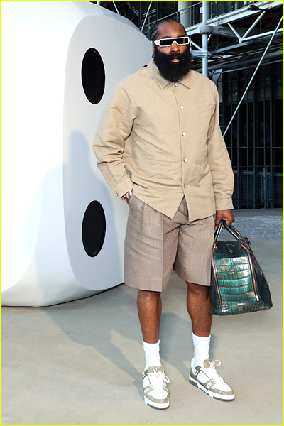 celebs at louis vuitton fashion show
