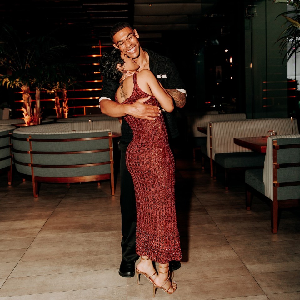 Aaron Pierre and Teyana Taylor embracing.