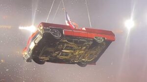 Beyoncé's Flying Car Suffers Technical Malfunction at Houston Concert