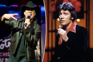 Country singer Ronnie McDowell hospitalized after slurring words mid-concert