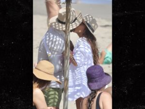 eva-longoria-backgrid-2