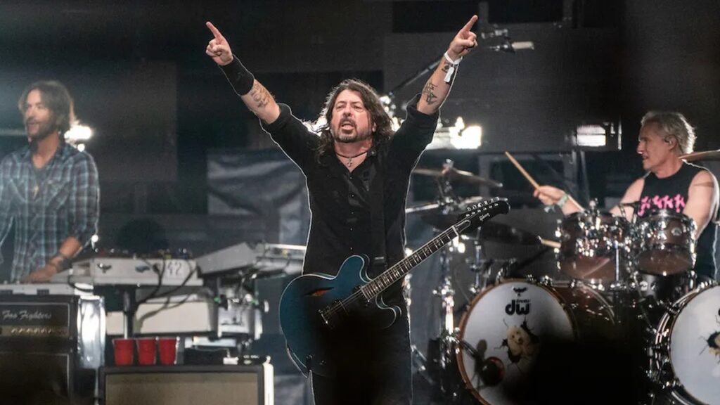 Foo Fighters Cover Minor Threat's "I Don't Wanna Hear It"