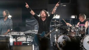 Foo Fighters Cover Minor Threat's "I Don't Wanna Hear It"