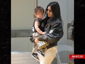 kourtney kardashian rocky sub mega