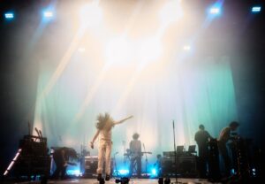 Lorde's Surprise Glastonbury Performance Of 'Virgin': Video