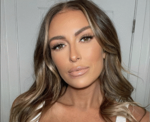 Paulina Gretzky in Bikini Is "Unbothered" — Celebwell