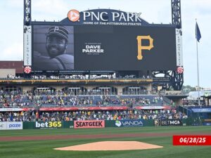 dave parker tribute pnc park getty 1