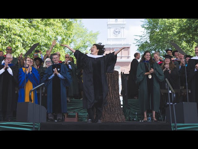 Sandra Oh receives honorary doctorate, gives speech at Dartmouth College