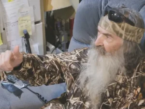 Duck-Dynasty-The-Revival-Phil-Robertson-tribute-053025-1-5684cbc22e9e4072843d576a2499d6ce