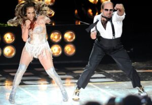 Tom Cruise performed a live dance routine with Jennifer Lopez at the 2010 MTV Movie Awards show.