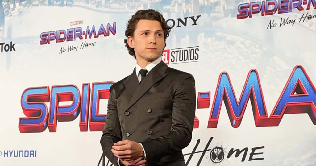 Tom Holland’s Red Carpet Trick To Look Taller