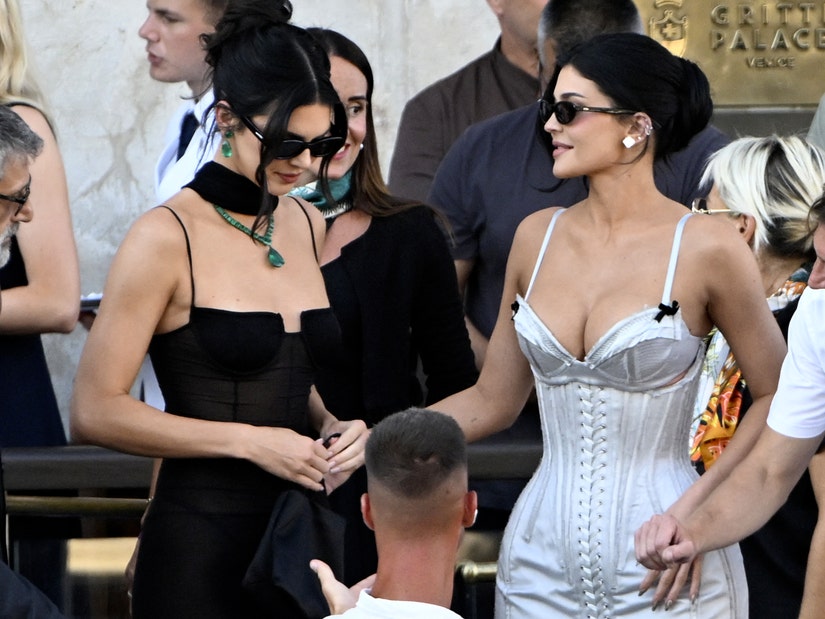 What Kardashian-Jenner Family Wore to Jeff Bezos-Lauren Sanchez Wedding
