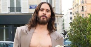 Jared Leto’s Gucci Look Included A Full-Size Replica Of His Head, Leaving Everyone Stunned
