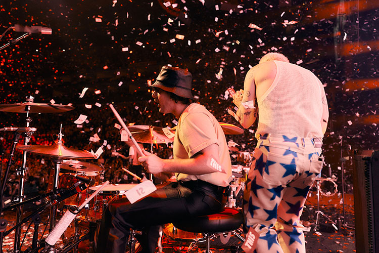 Zac Farro Announces Debut Solo Album 'Operator'