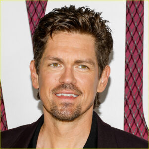 Steve Howey