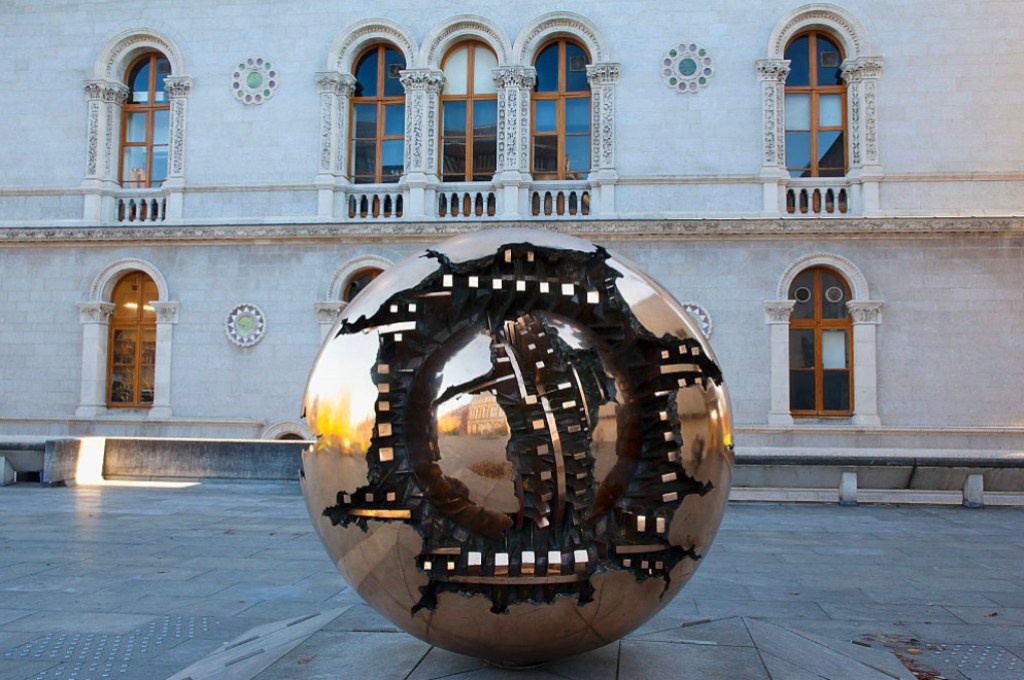 evered-artist-with-works-known-worldwide-dies-at-99-rip-to-arnaldo-pomodoro-dublin.