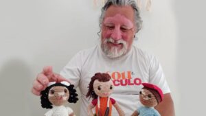 Grandad with rare skin condition makes dolls for children with same condition