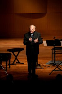 Conductor Leonard Slatkin speaks at the New Hollywood String Quartet concert at the Huntington.