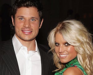 Jessica Simpson Has Wardrobe Malfunction Performing In Lace-Up Dress on TODAY