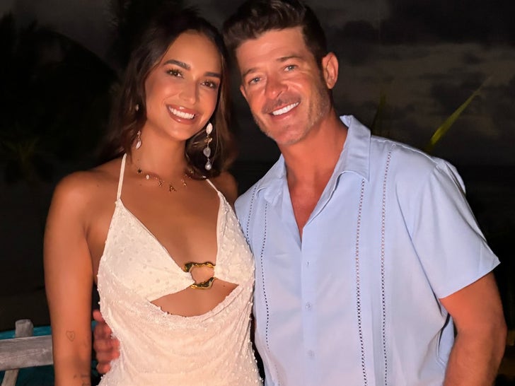 0729--Robin-Thicke-April-Love-Geary-Honeymoon-SUB-3