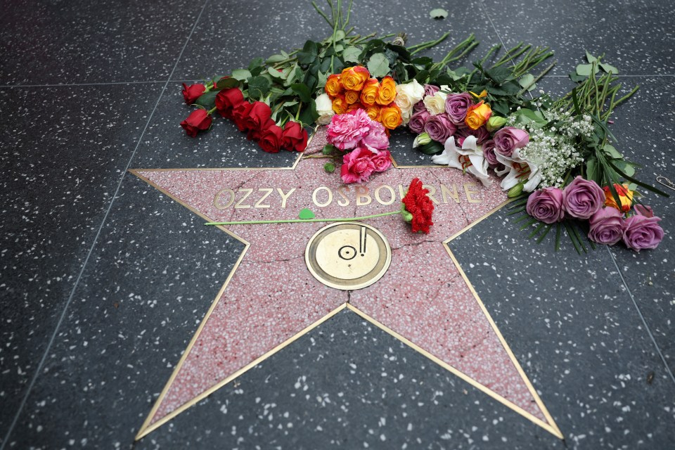 Flores no Hollywood Walk of Fame Star de Ozzy Osbourne.