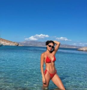 90 Day Fiancé's Fernanda Flores in Bikini Is "Too Hot to Handle" — Celebwell