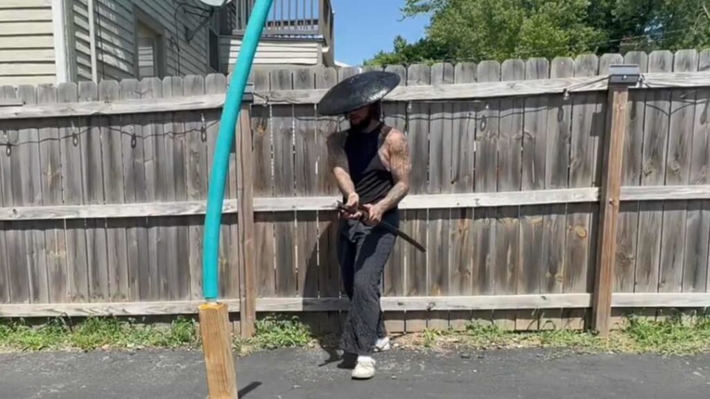 Backyard samurai masters fictional sword fighting technique from Kagurabachi