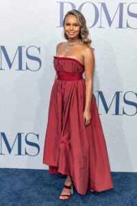 Buccaneers Star Alisha Boe in Bikini Shares "Ppl Places Things" — Celebwell