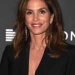 Cindy Crawford In Two-Piece Is "Relaxin' All Summer" — Celebwell