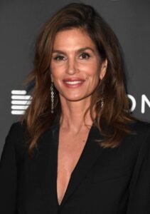 Cindy Crawford In Two-Piece Is "Relaxin' All Summer" — Celebwell