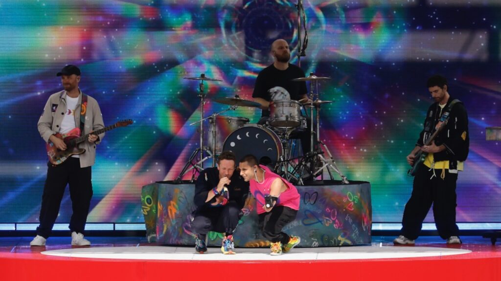 Coldplay, J Balvin, Doja Cat Perform