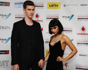 controversial-pop-singer-quietly-revealed-she-underwent-brain-surgery-for-the-suicide-disease